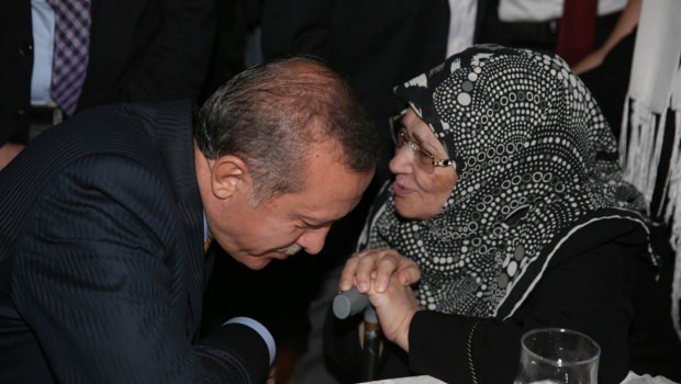 Kardeşimiz Şule Yüksel Şenler Vefat Etmiştir.