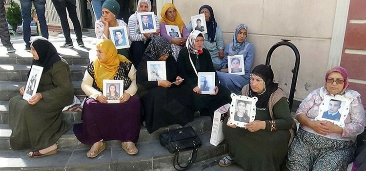 Basın Açıklaması - HDP İl Binası önünde başlattığı oturma eylemi